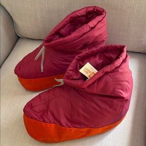 Alpine Design Vintage Puffer slippers Size Medium fits 7,8,9